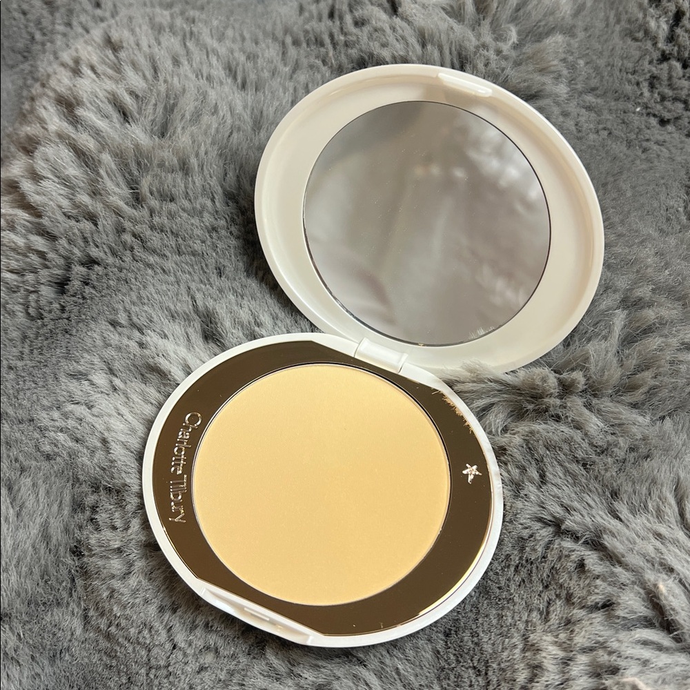 CHARLOTTE TILBURY Airbrush Flawless Finish Blurring and setting powder - Picture 1 of 12